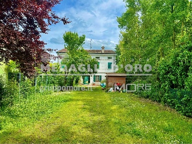 Foto Appartamento in Strada Provinciale Ovest 141, Nonantola di 225 m²