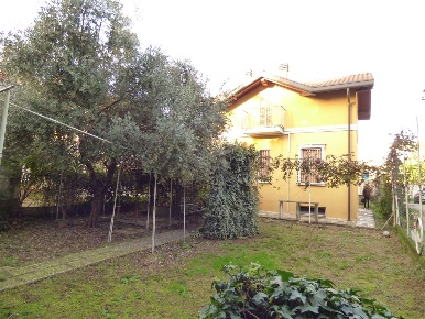 Foto Villa unifamiliare in via pusterla 7, Bovisio-Masciago di 190 m²