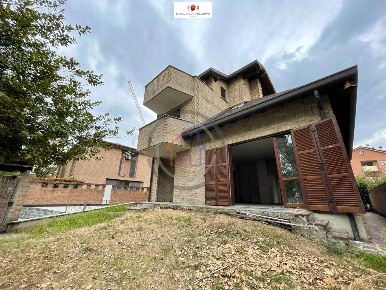 Foto Appartamento in corso milano, Bovisio-Masciago di 264 m² con 5 locali