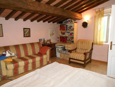 Foto Appartamento a Collesalvetti Centro di 150 m² con 5 locali in vendita