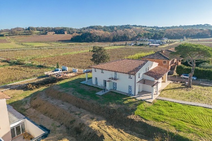 Foto Villa bifamiliare a Ponsacco di 182 m² con 5 locali in vendita