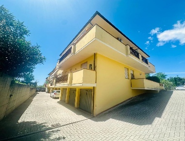Foto Appartamento a Altopascio Badia Pozzeveri, Le Corti di 75 m²