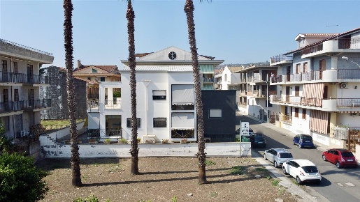 Foto Villa unifamiliare in Via G.Rossa 1, Scordia di 232 m² con 10 locali