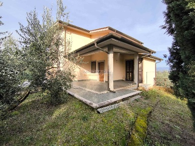 Foto Villa bifamiliare in Via del Fontanile 35, Fiano Romano di 150 m²
