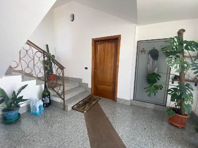 Foto Villa bifamiliare a Policoro di 254 m² con 12 locali in vendita