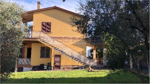 Foto Villa unifamiliare in Via G. Rodari 8, Fiano Romano di 220 m²