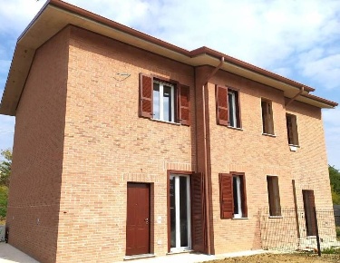 Foto Villa a schiera a Casalpusterlengo Centro di 140 m² con 4 locali