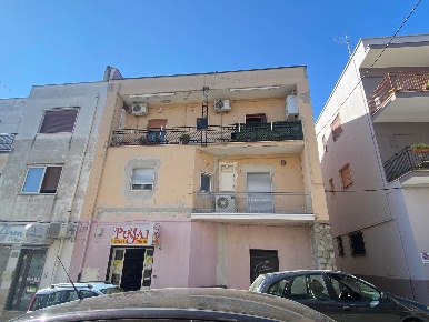 Foto Appartamento a Policoro Centro di 95 m² con 5 locali in vendita