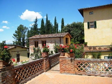 Foto Villa unifamiliare in Piazza Vittorio Veneto 1, Mercatale di 1240 m²
