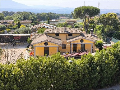 Foto Villa unifamiliare in Via San Sebastiano 6, Fiano Romano di 155 m²