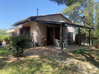Foto Villa unifamiliare a Certaldo Pino di 75 m² con 4 locali in vendita