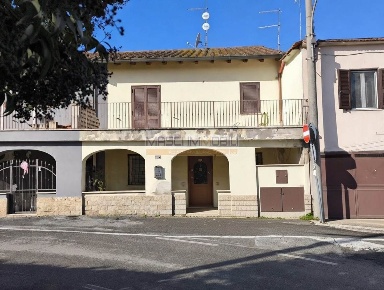 Foto Appartamento a Fiano Romano di 100 m² con 4 locali in vendita