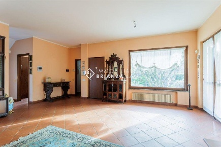 Foto Villa unifamiliare in viale brianza, Arcore di 300 m² con 4 locali