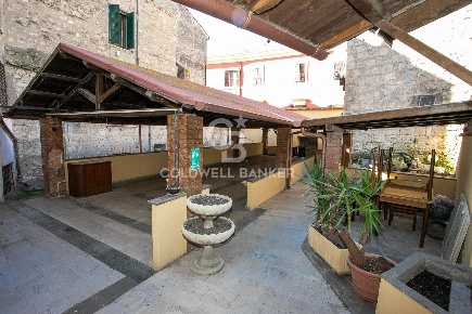 Foto Appartamento in Vicolo Breve, Tarquinia Centro Storico di 135 m²