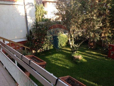 Foto Appartamento in via trombetta, Aci Castello Centro di 78 m² in vendita