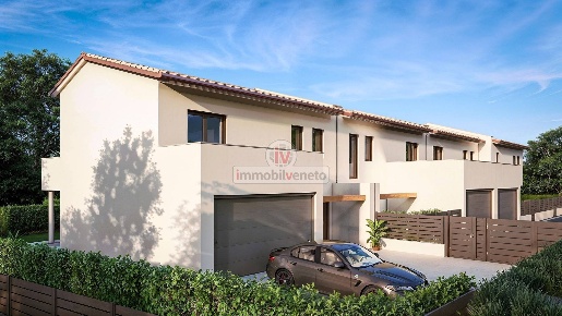Foto Villa a schiera in VIA ROMA, Lonigo Centro di 270 m² con 8 locali