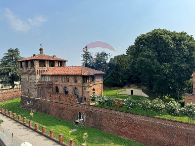 Foto Casa indipendente in Piazza Martiri della Libertà, Galliate di 350 m²
