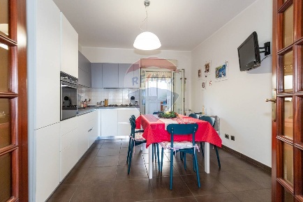 Foto Appartamento in Via Concetto Marletta, Aci Castello Centro di 121 m²