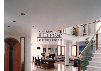 Foto Villa singola in via gramsci, Preganziol Centro di 422 m² con 9 locali