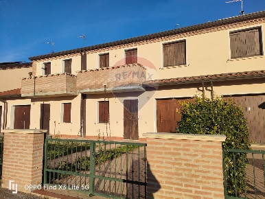 Foto Villa a schiera in Via Caduti di Cefalonia, Copparo di 140 m²