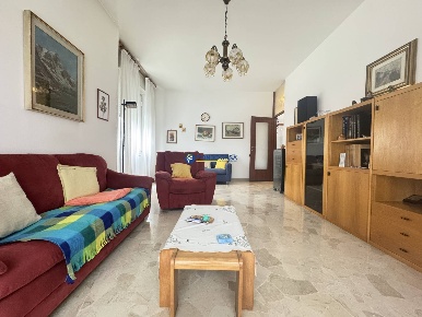 Foto Appartamento in VIA MONVISO, Arcore Centro di 119 m² con 3 locali