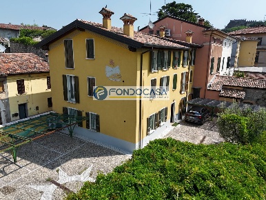 Foto Appartamento in Viale Roma, Lonato del Garda Lonato di 70 m²
