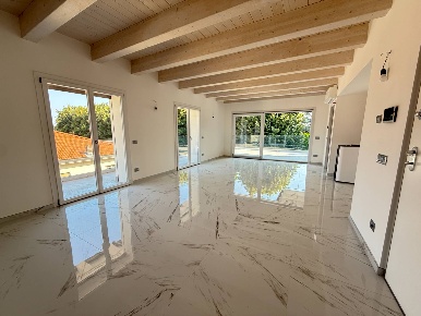 Foto Appartamento in VIA BERNOCCHI, Cerro Maggiore Centro di 120 m²