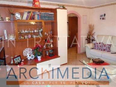 Foto Appartamento in Via Motta, Malnate Centro di 90 m² con 3 locali