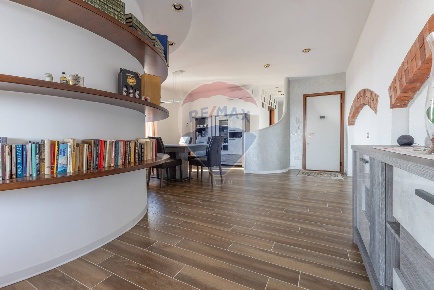 Foto Appartamento in Via Trento, Somma Lombardo Centro di 130 m² in vendita