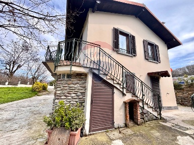 Foto Villa singola in via pradella, Albino Centro di 334 m² con 4 locali
