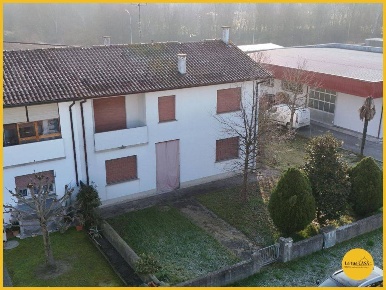 Foto Villa a schiera a Molinella di 406 m² con 9 locali in vendita
