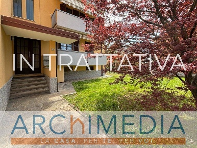 Foto Appartamento in Via Ferrari, Malnate Centro di 101 m² con 3 locali