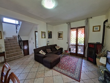Foto Villa unifamiliare in via dei Lecci, Rocca di Papa Centro di 200 m²