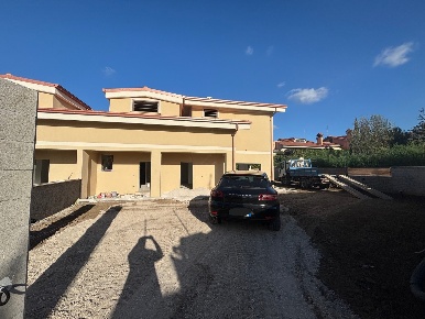 Foto Villa unifamiliare in via delle Ortensie, Rocca di Papa Centro