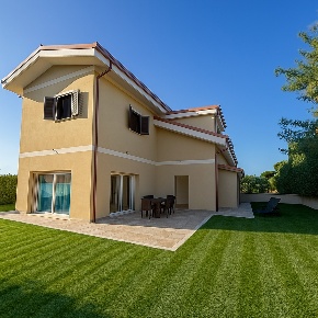 Foto Villa unifamiliare in via delle Ortensie, Rocca di Papa Centro