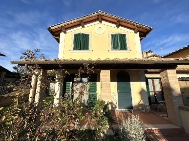 Foto Villa unifamiliare in Strada Statale Flaminia 29, Civita Castellana