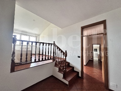 Foto Appartamento in Via puccini 1, Erba Centro di 100 m² con 3 locali