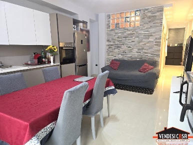 Foto Appartamento in Via Vittorio Emanuele, Adelfia di 65 m² con 2 locali