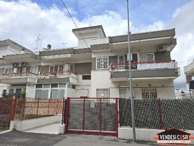 Foto Appartamento in Via Risorgimento, Adelfia di 90 m² con 3 locali