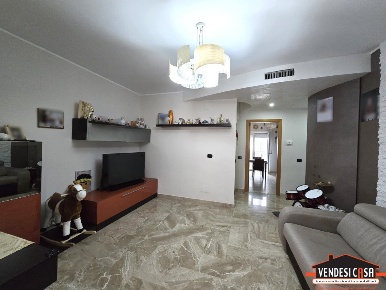 Foto Appartamento in Via Marconi, Adelfia di 85 m² con 3 locali in vendita