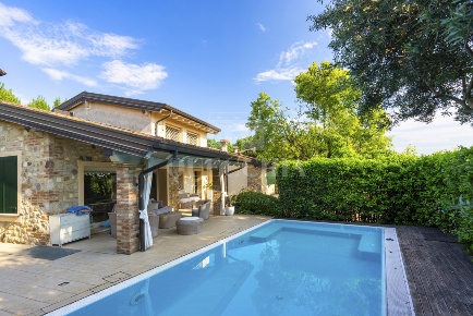 Foto Villa unifamiliare in Via Sant'Anna 2, Lonato del Garda Barcuzzi