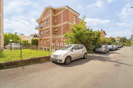 Foto Appartamento a Grottaferrata Centro di 75 m² con 4 locali in vendita