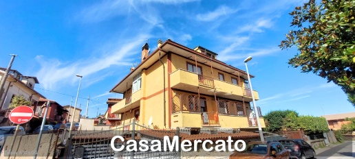 Foto Appartamento in Via IV Novembre, Rocca di Papa Centro di 87 m²