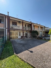 Foto Villa a schiera a Copparo di 168 m² con 6 locali in vendita