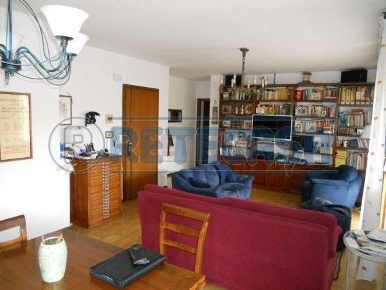 Foto Appartamento a Ponsacco di 120 m² con 5 locali in vendita