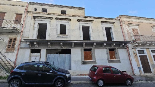 Foto Appartamento in Via Masaniello 131, Ispica Centro di 315 m² in vendita