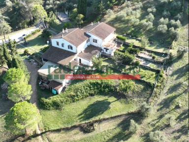 Foto Villa bifamiliare in Via Parrana San Giusto 8, Collesalvetti di 370 m²