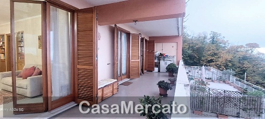 Foto Appartamento in Via Roma, Rocca di Papa Centro di 87 m² in vendita