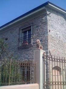 Foto Villa unifamiliare a Ponsacco Centro di 250 m² con 6 locali in vendita