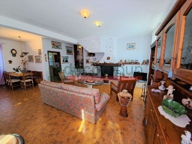 Foto Villa unifamiliare in Via del Pino 3, Collesalvetti di 160 m²